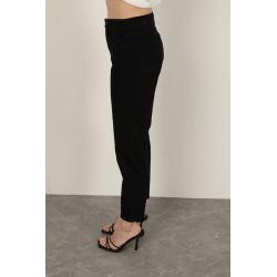 Veralis Yüksek Bel Mom Fit Denim Pantolon – Gün Boyu Konfor ve Şıklık!