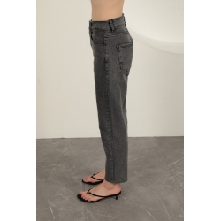 Veralis Yüksek Bel Mom Fit Denim Pantolon – Gün Boyu Konfor ve Şıklık!