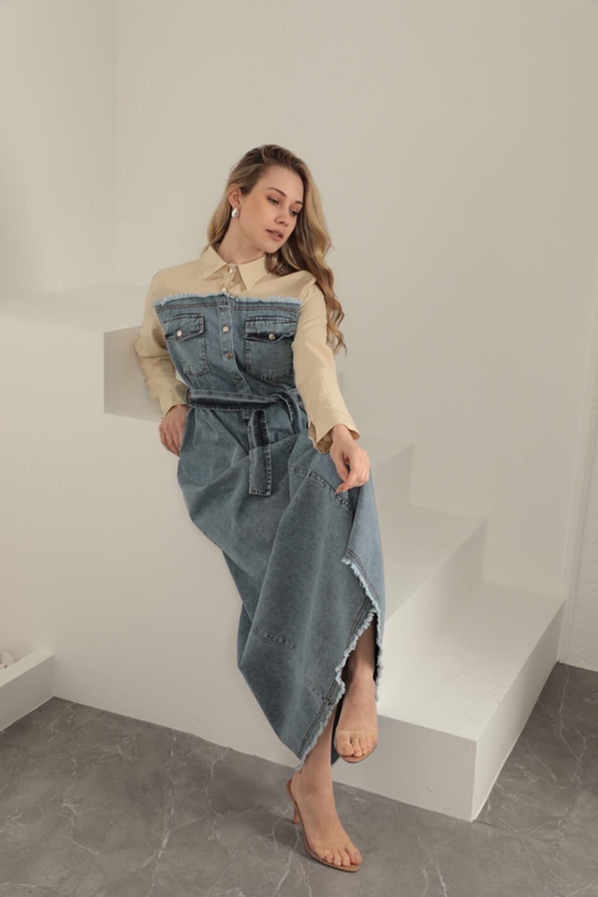 Veralis Denim Garnili Poplin Elbise – Şıklık ve Konforun Buluştuğu Özel Tasarım!